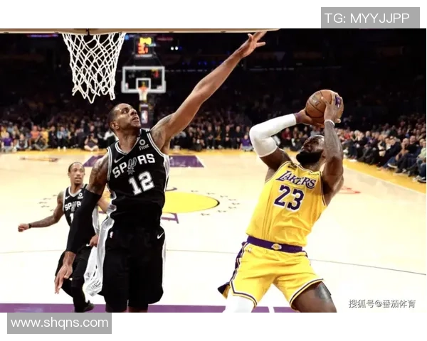 2013年NBA季后赛马刺与湖人第四场激战回顾与精彩瞬间分析