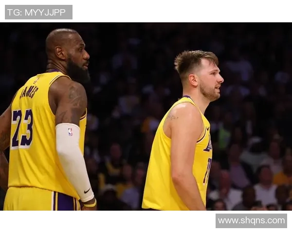 2020年8月19日湖人与开拓者的激烈对决回顾与精彩瞬间分析